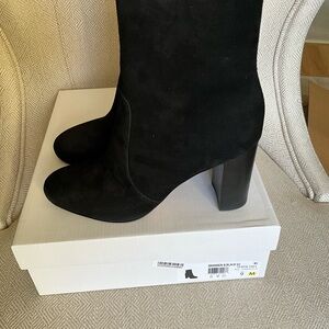 Gorgeous Vince Black Suede Booties
